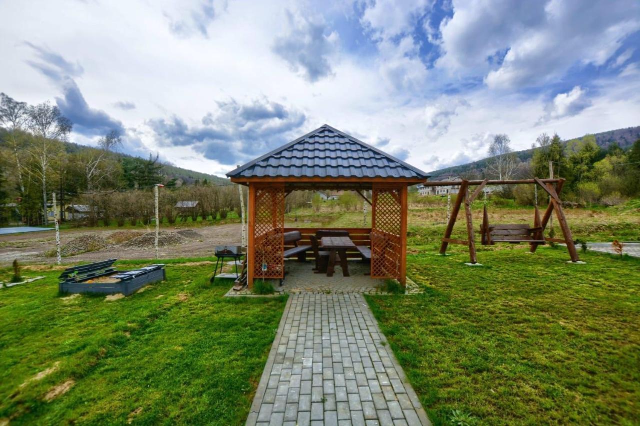 Apartament Zielony Zakatek 우스트르치키 돌네 외부 사진